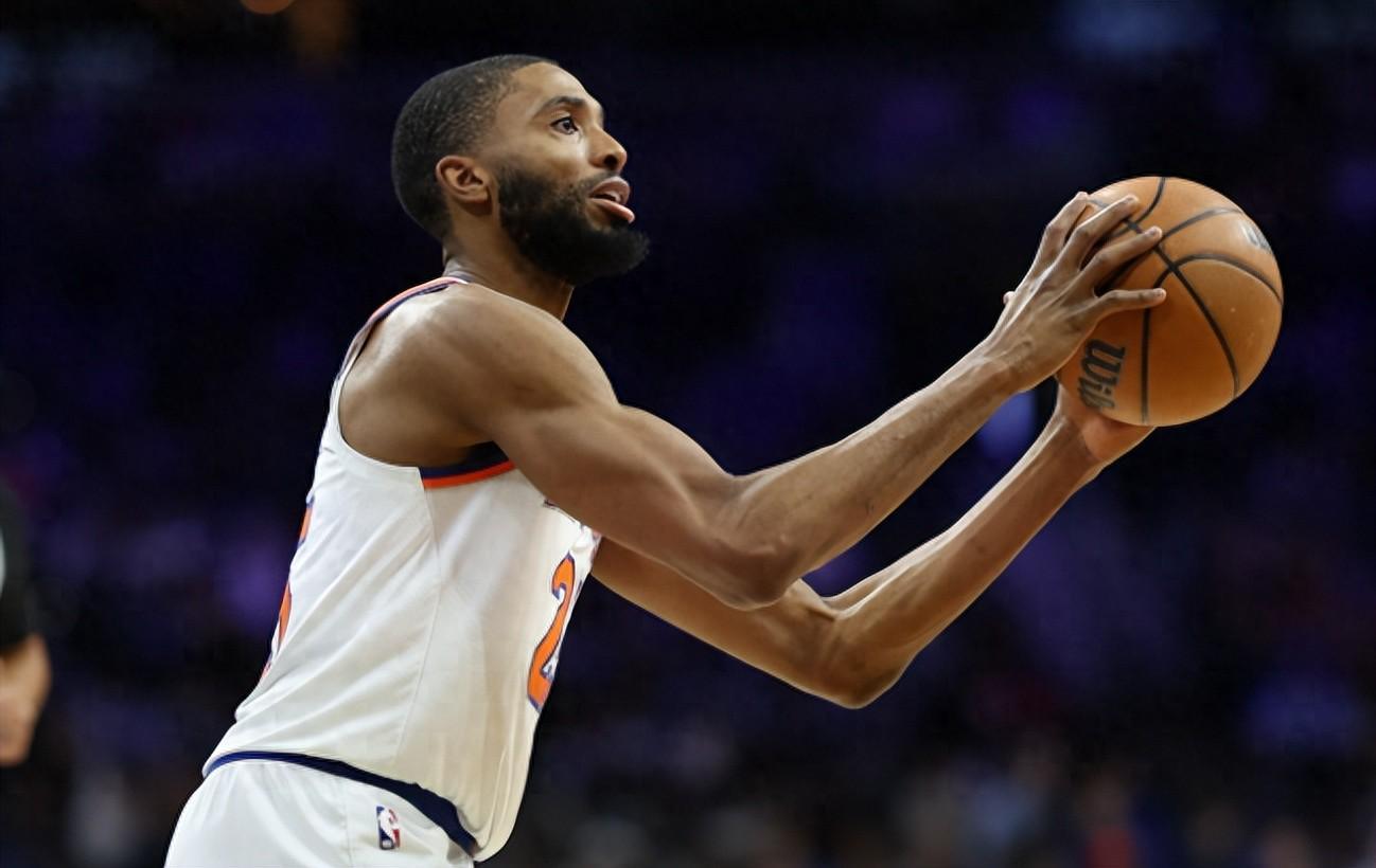 开云注册入口-4年拿1.5亿美金！17投15分，三分5中1，球迷：尼克斯有你就没个好