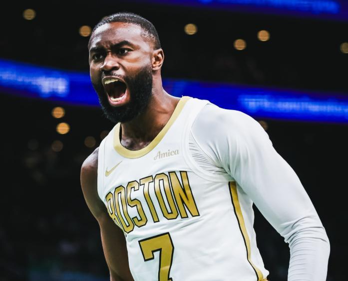 开云下载-布朗27+8+8二轮秀完爆庄神，马克西33分仍需背锅，绿军力克76人